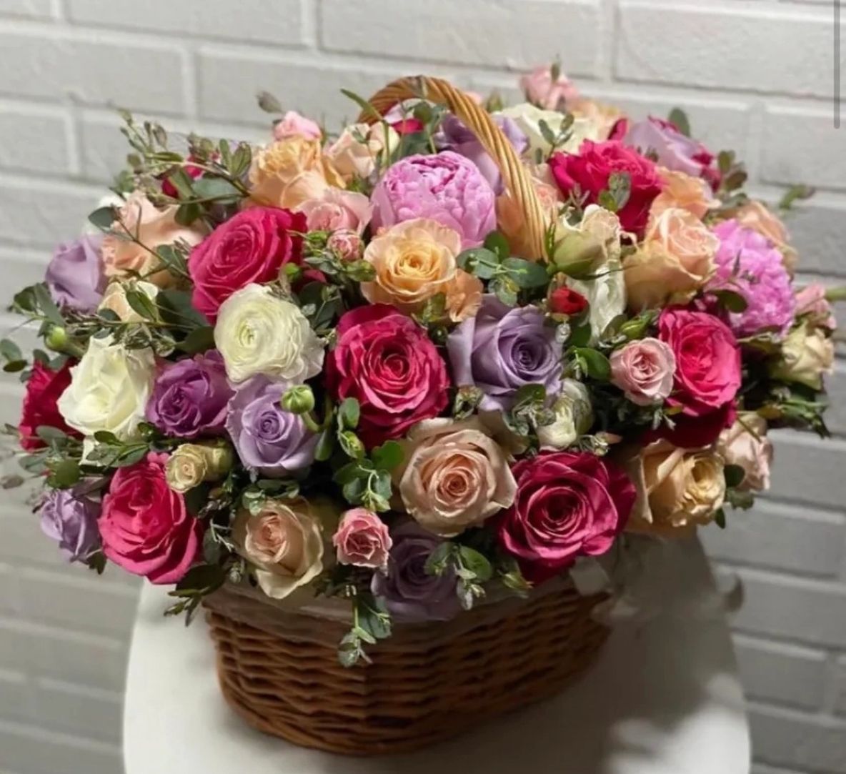 #6808 Floral Extravaganza Basket