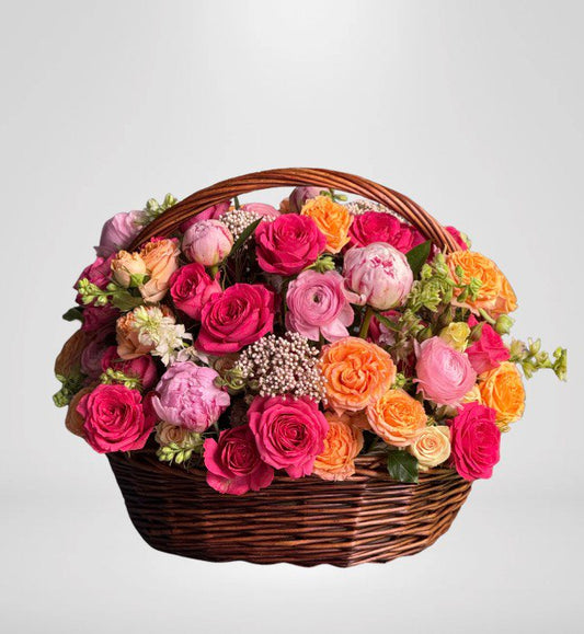 Luxury Bloom Basket – Vibrant Mixed Roses & Seasonal Flowers Arrangement