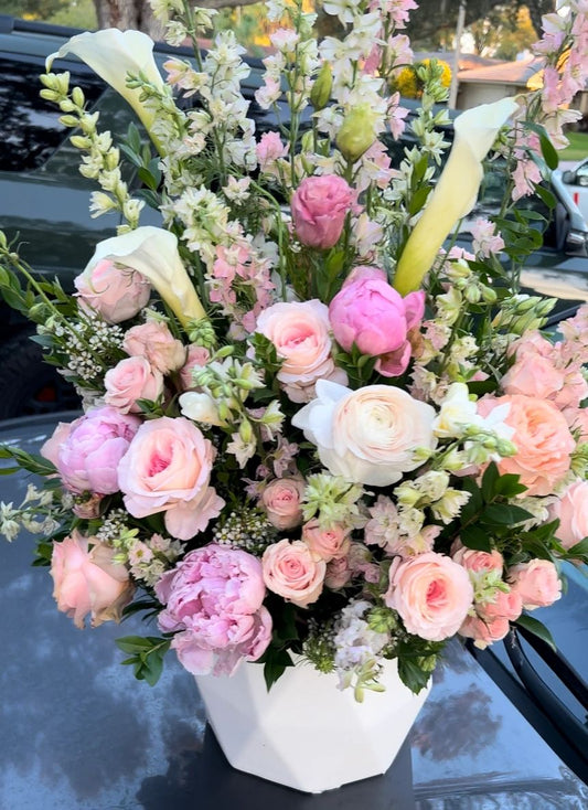 Bouquet of flowers with pink and white roses 