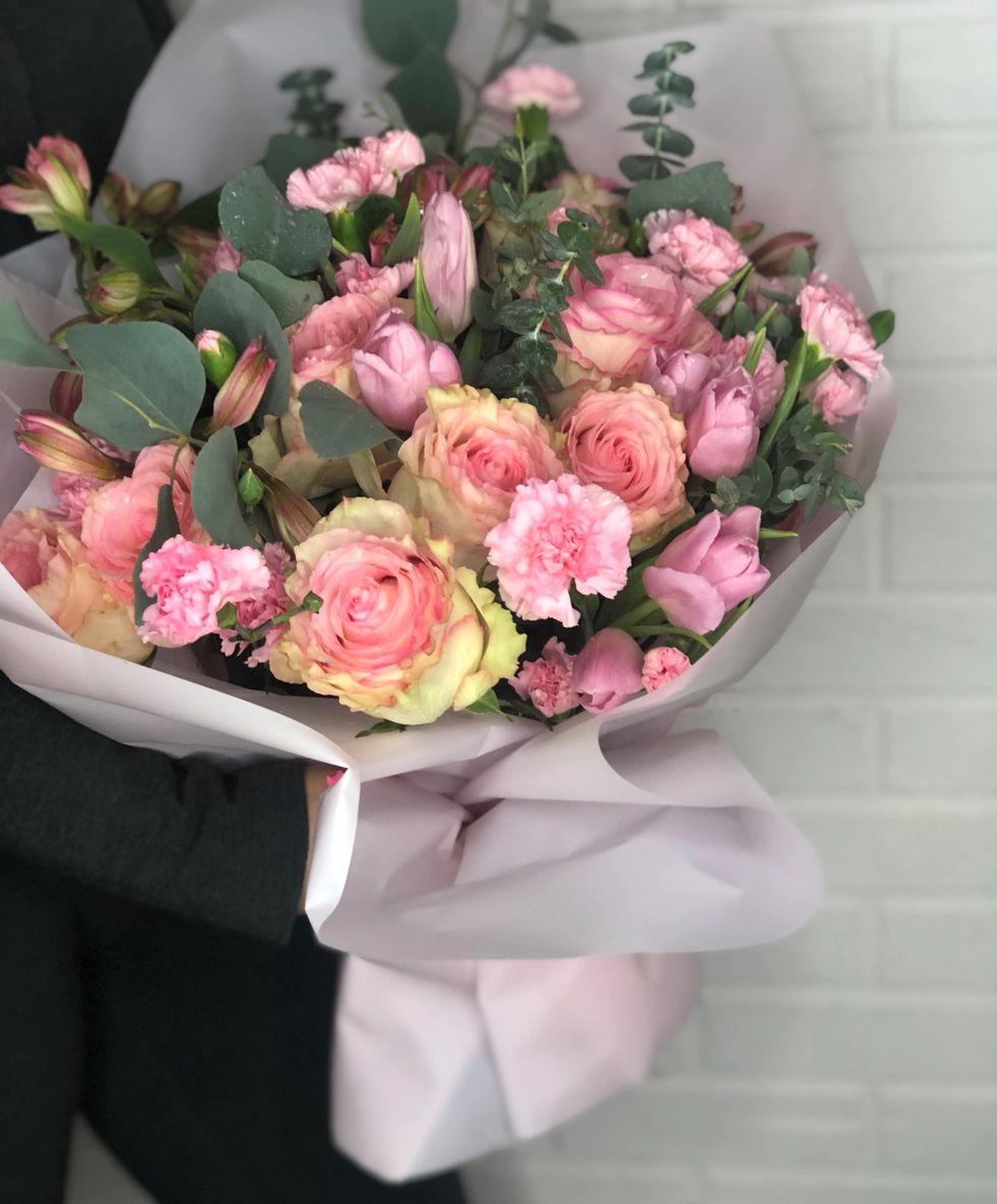 Bouquet of pink flowers